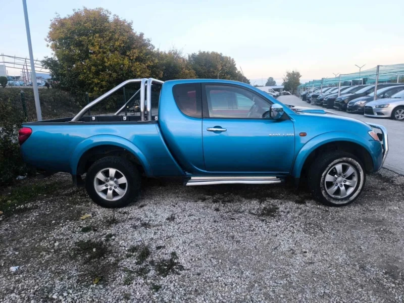 Mitsubishi L200, снимка 4 - Автомобили и джипове - 52842100
