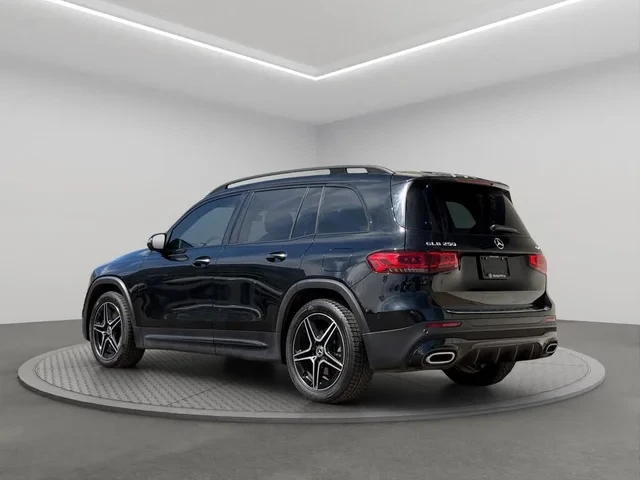 Mercedes-Benz GLB 250 4MATIC #360cam# PANO !FULL!, снимка 4 - Автомобили и джипове - 54967576