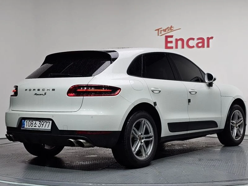 Porsche Macan 2.0| ПОДГРЕВ| КАМЕРА| ПАМЕТ, снимка 2 - Автомобили и джипове - 55740276