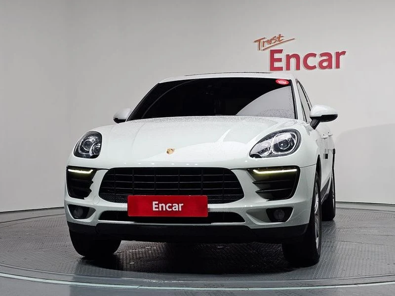 Porsche Macan 2.0| ПОДГРЕВ| КАМЕРА| ПАМЕТ, снимка 3 - Автомобили и джипове - 55740276