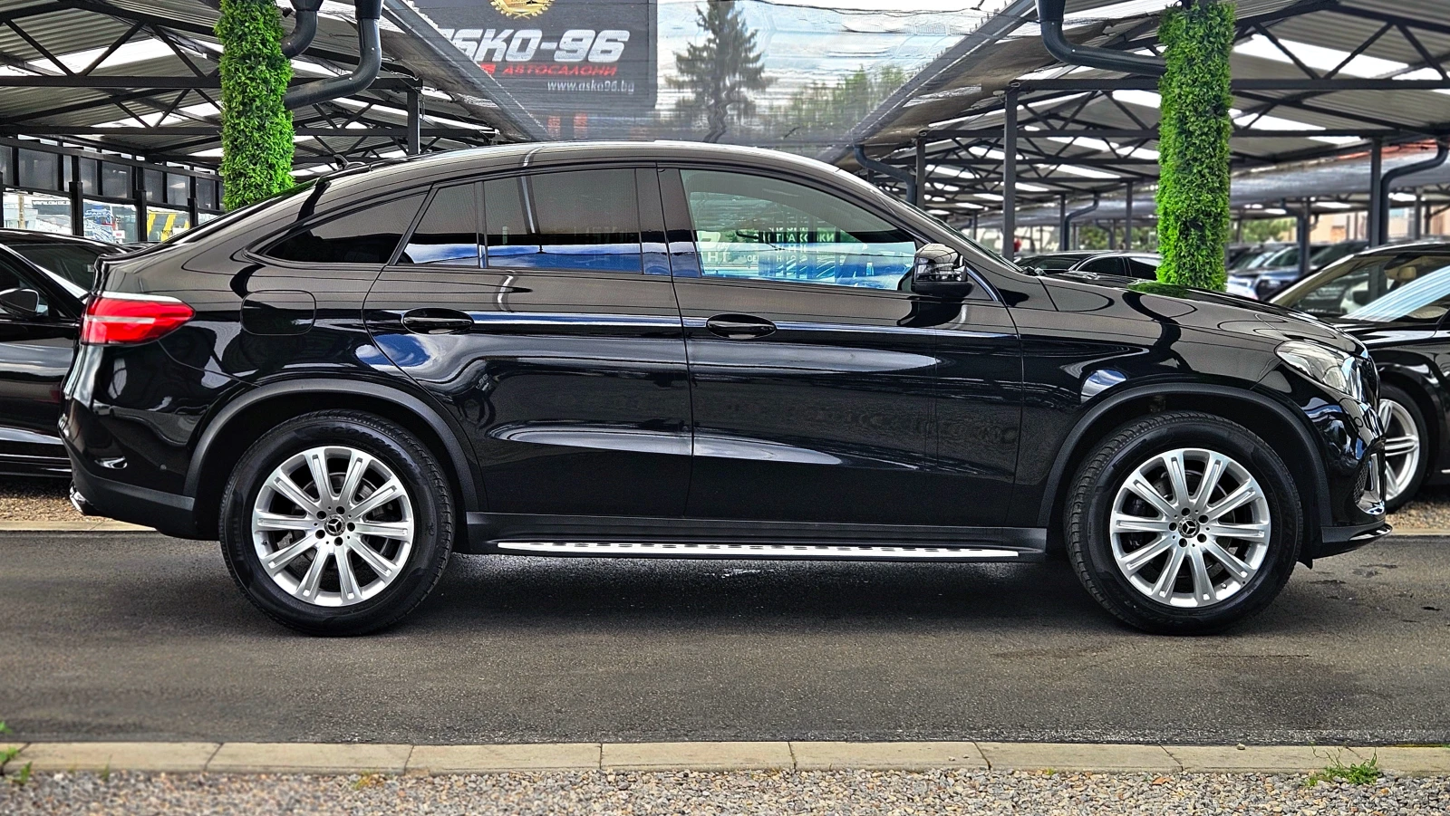 Mercedes-Benz GLE 350 AMG/COUPE/DISTR/CAMERA/CAR PLAY/AMBIENT/KEY GO/LIZ, снимка 4 - Автомобили и джипове - 54530739