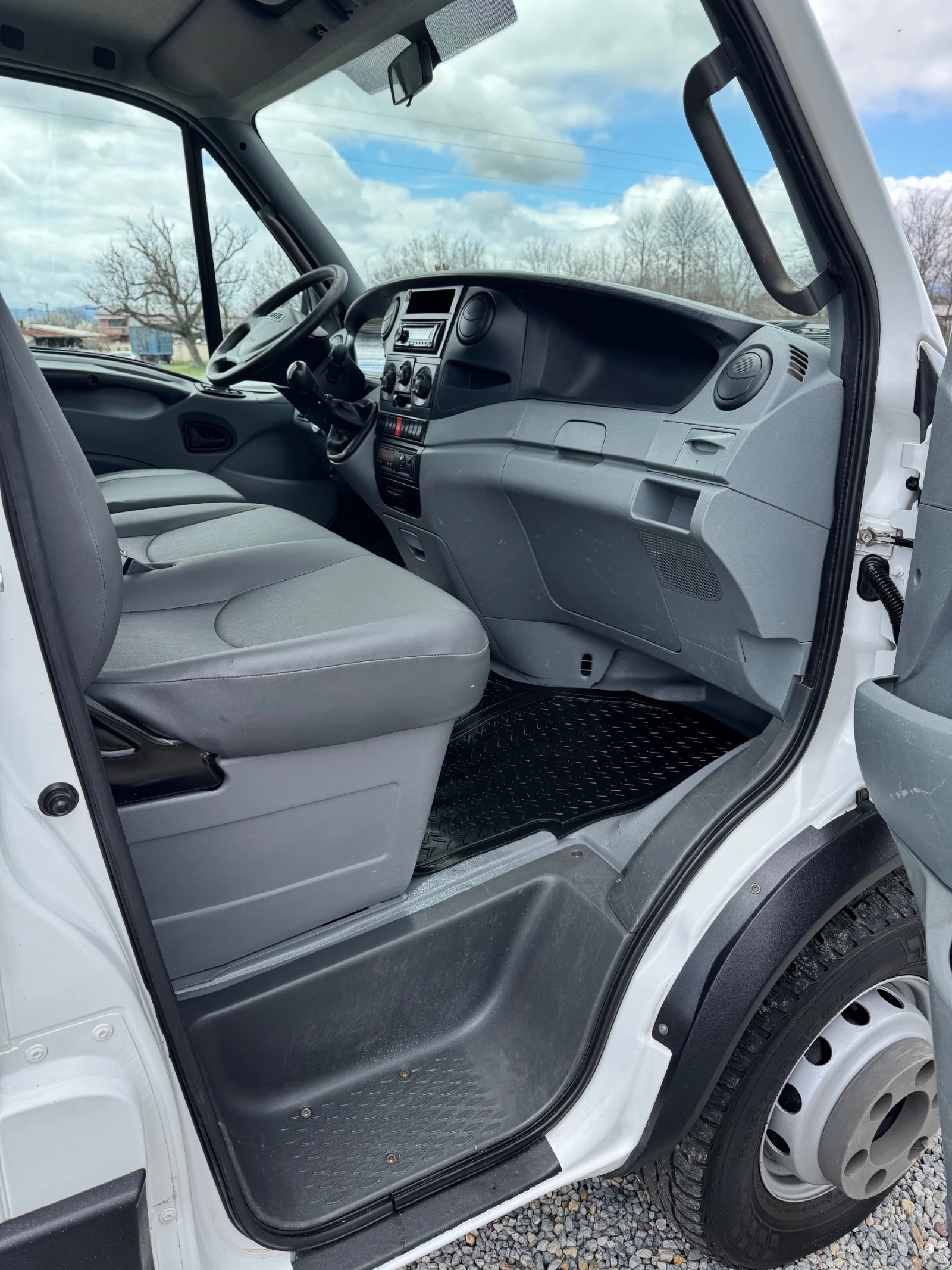 Iveco Daily 65/35c18* 3.5Т* Б-Категория* Тристранен* Хид-Помпа, снимка 14 - Бусове и автобуси - 54080215