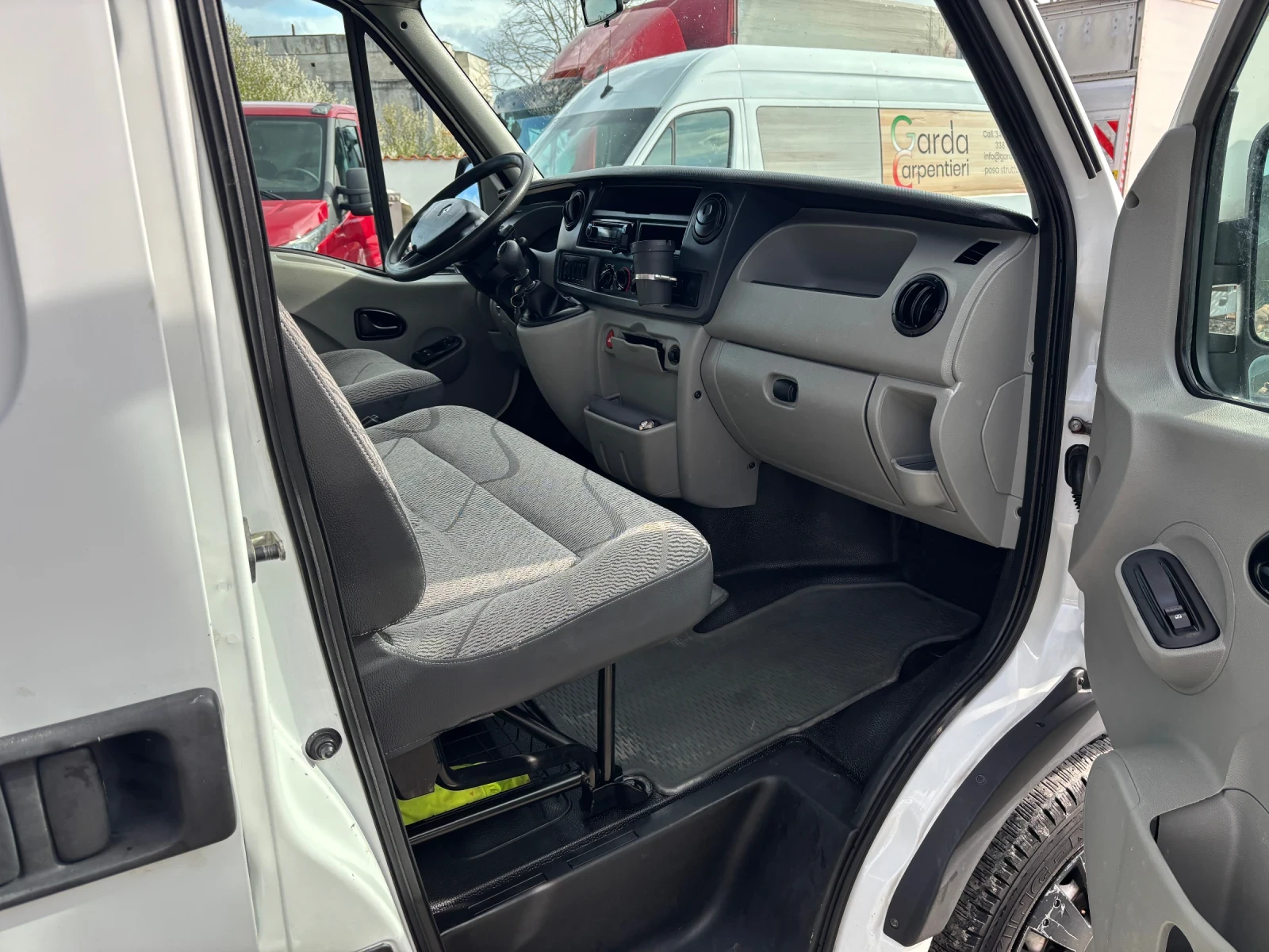 Renault Master 2.5DCI 120КС МAXI 181000КМ, снимка 8 - Бусове и автобуси - 54081806