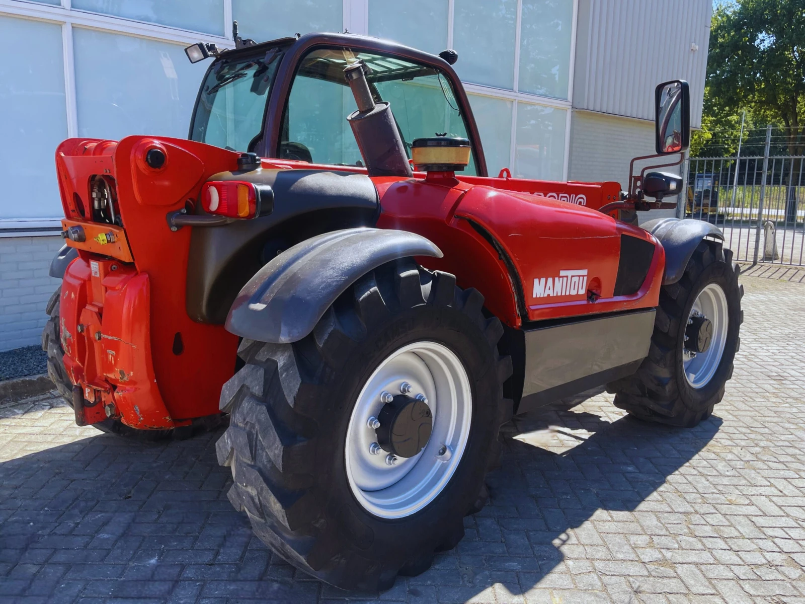 Телескопични товарачи Manitou MLT 731 LSU T - изображение 4