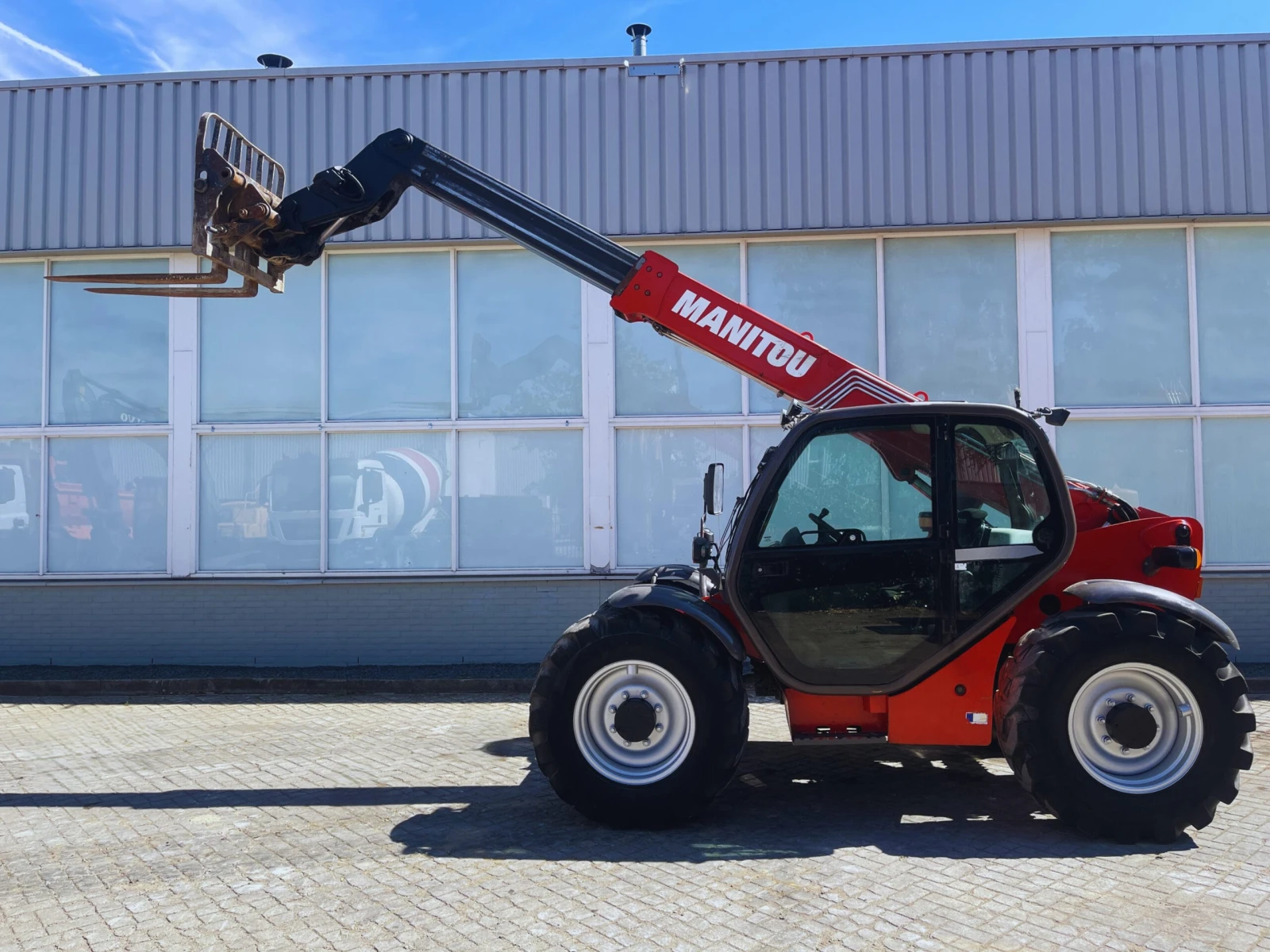 Телескопични товарачи Manitou MLT 731 LSU T - изображение 2