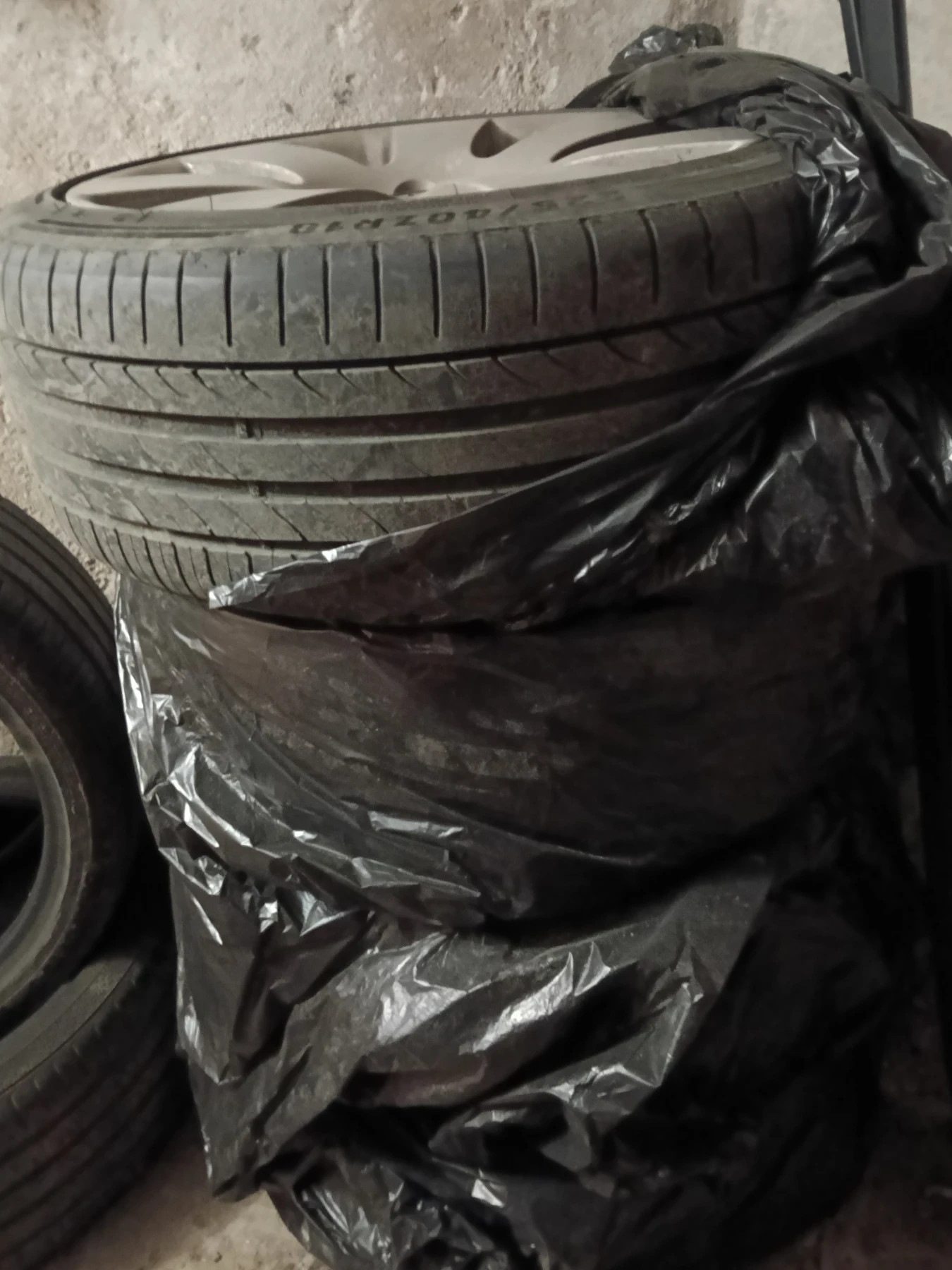 Гуми с джанти Други 225/45R18, снимка 5 - Гуми и джанти - 54714006