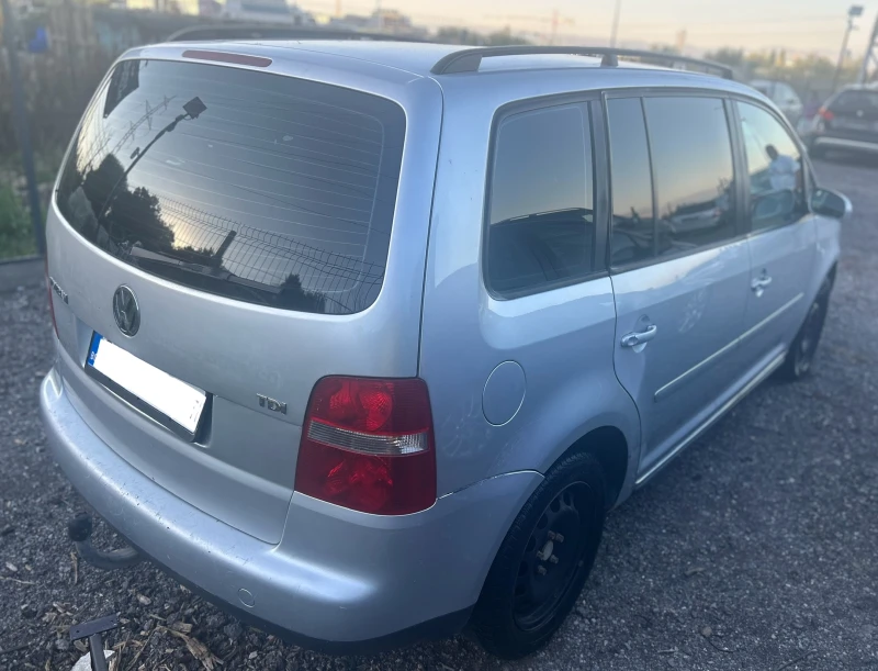 VW Touran, снимка 3 - Автомобили и джипове - 47388090