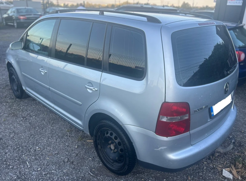 VW Touran, снимка 4 - Автомобили и джипове - 47388090