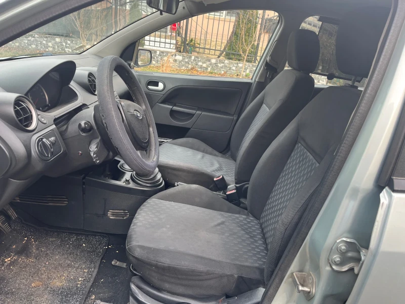 Ford Fiesta 1.4, снимка 7 - Автомобили и джипове - 48065640