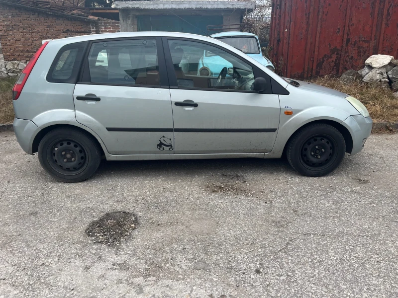 Ford Fiesta 1.4, снимка 2 - Автомобили и джипове - 48065640