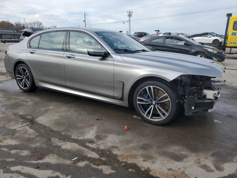 BMW 750 4.4L 8 All wheel drive, снимка 6 - Автомобили и джипове - 48379108