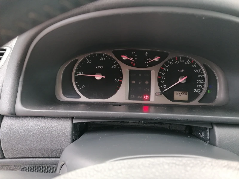 Renault Laguna 1.9 , снимка 8 - Автомобили и джипове - 48708590