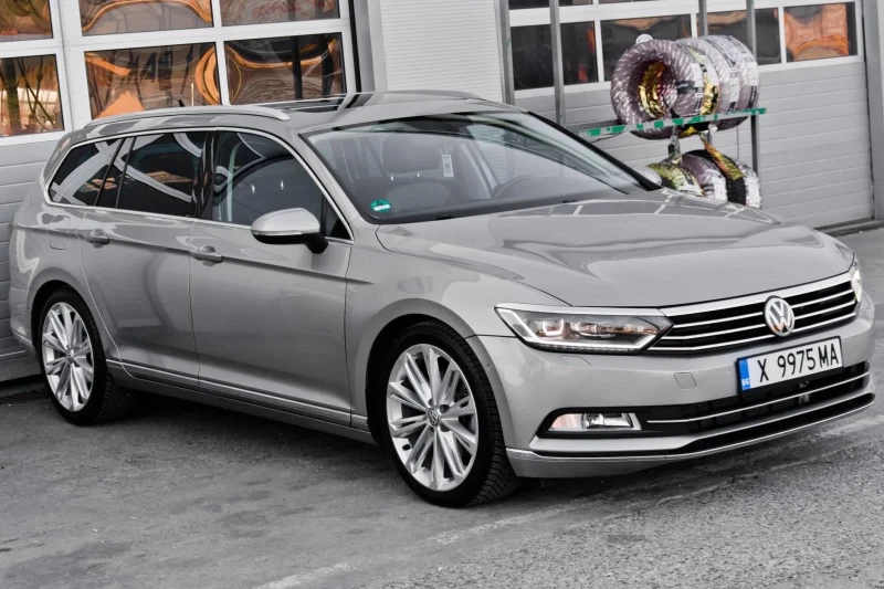 VW Passat VW Passat 1.6 TDI Highline VIRTUAL/Sunroof/19 , снимка 13 - Автомобили и джипове - 48826546