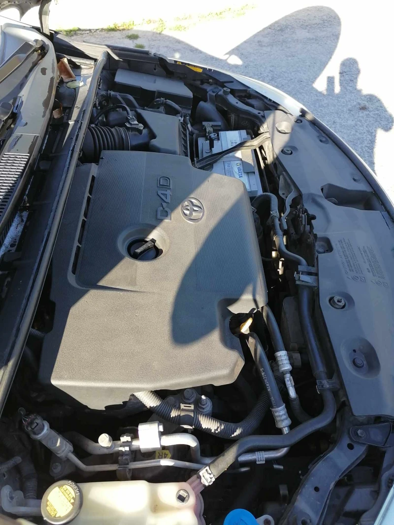 Toyota Avensis D4D 2.2, снимка 16 - Автомобили и джипове - 52518119
