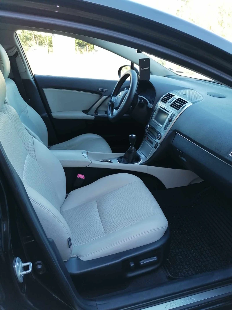 Toyota Avensis D4D 2.2, снимка 9 - Автомобили и джипове - 52518119