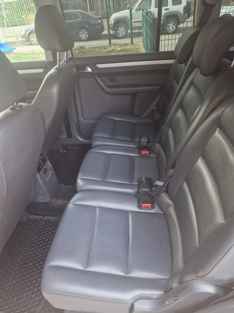 VW Touran 1, 6 tdi, снимка 10 - Автомобили и джипове - 52555568