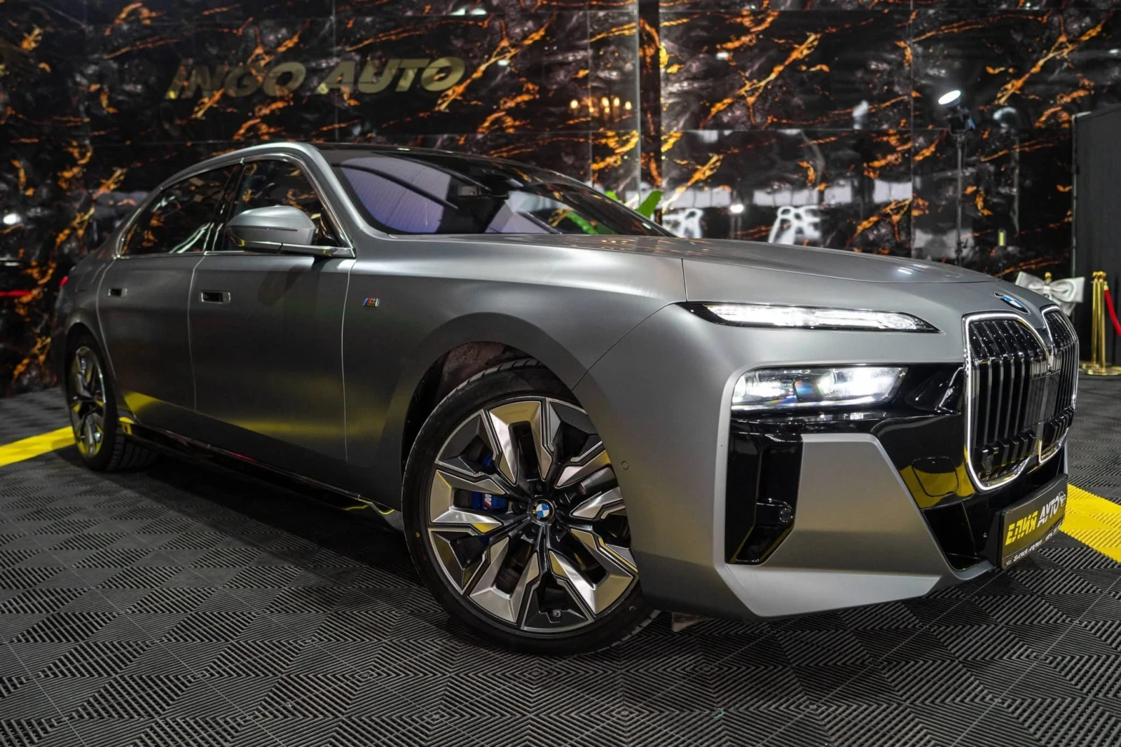 BMW 740 D XDRIVE LONG M SPORT ПАНО B&W ЛИЗИНГ 100% , снимка 1