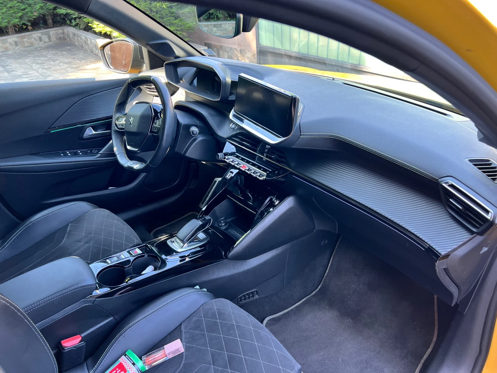 Peugeot 208 E - изображение 7
