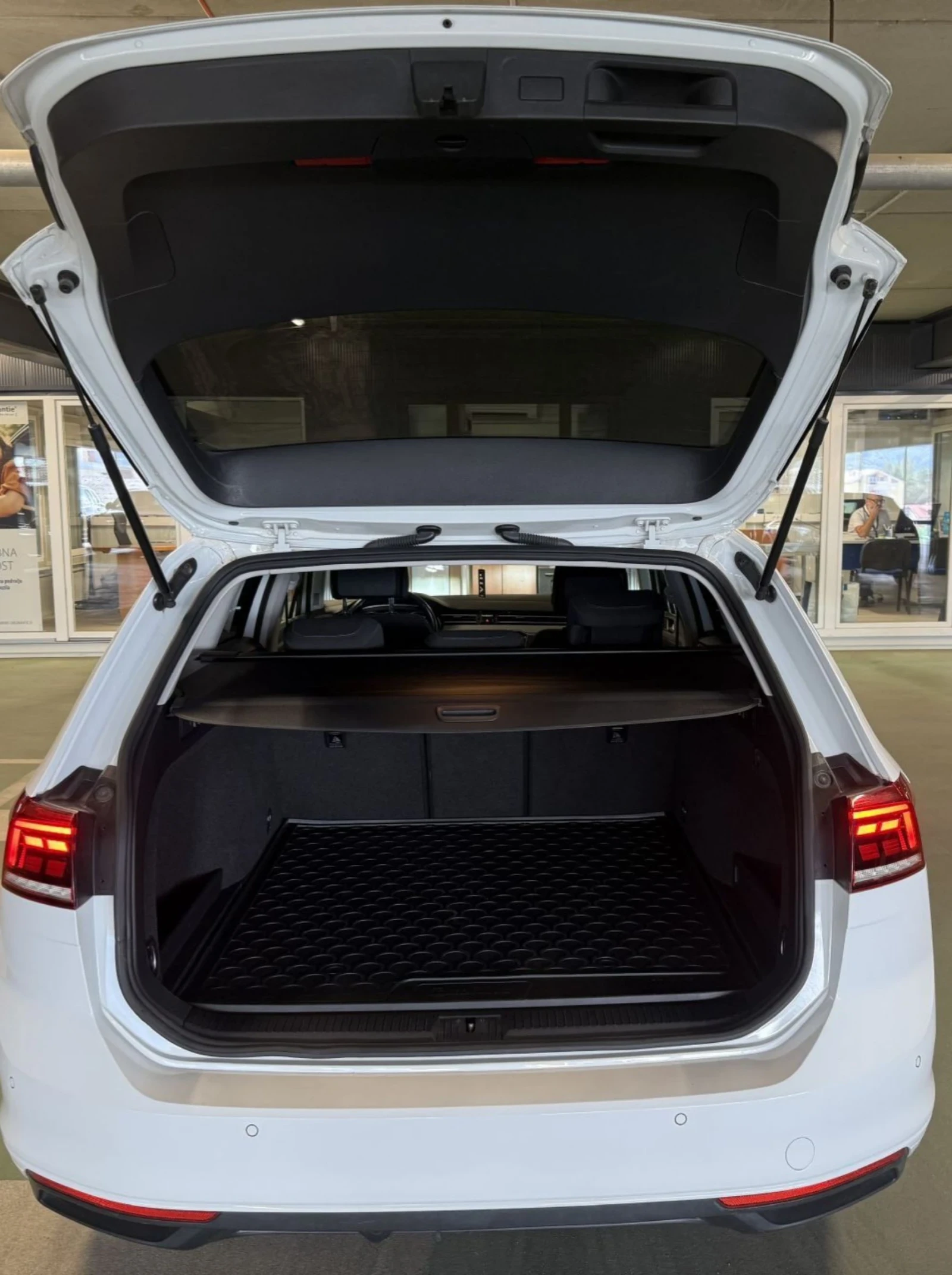 VW Passat 2.0 TDI 110KW.VARIANT.BMT.BUSINESS.LED.NAVI - изображение 7