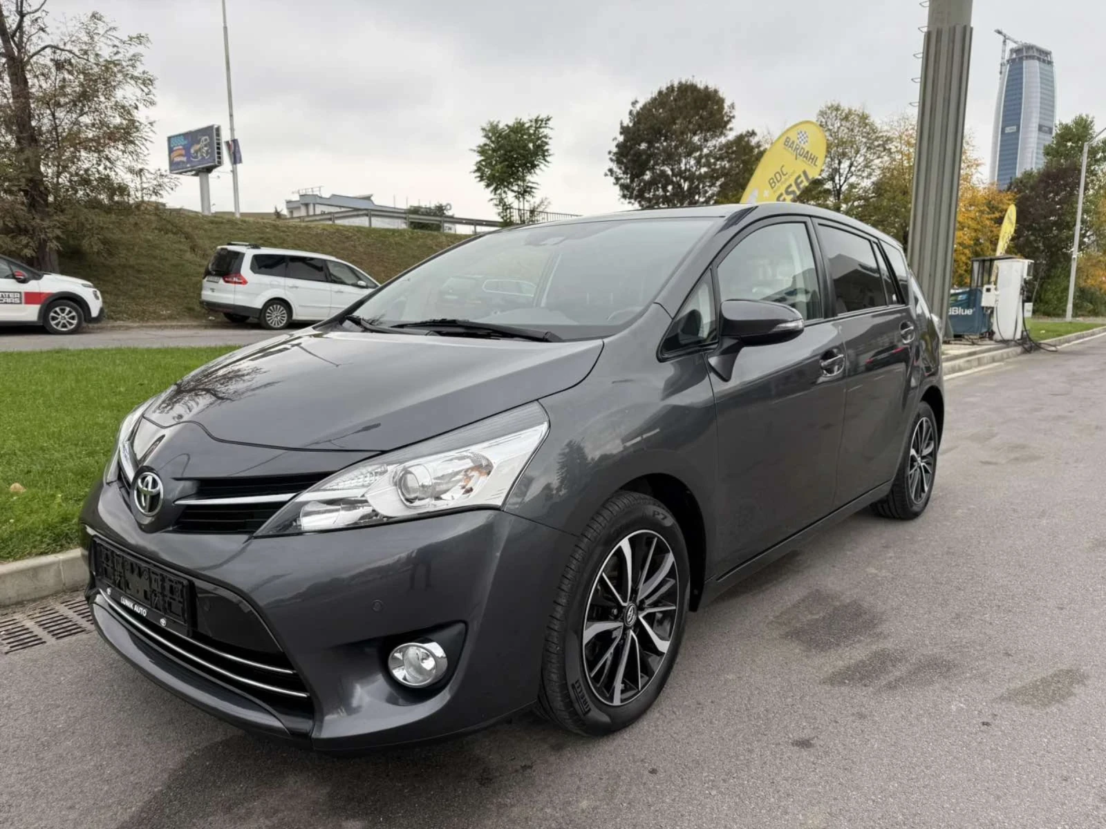 Toyota Corolla verso  68000   | Mobile.bg   1