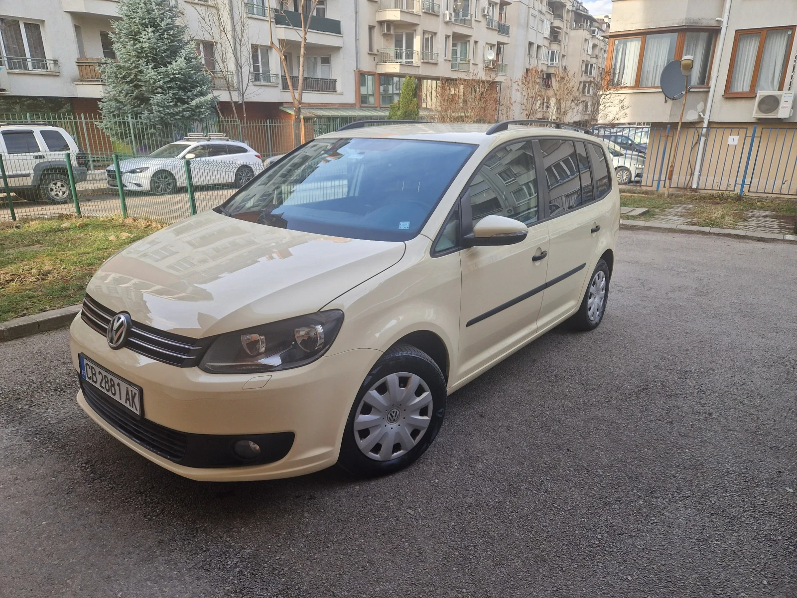VW Touran 1, 6 tdi - изображение 3