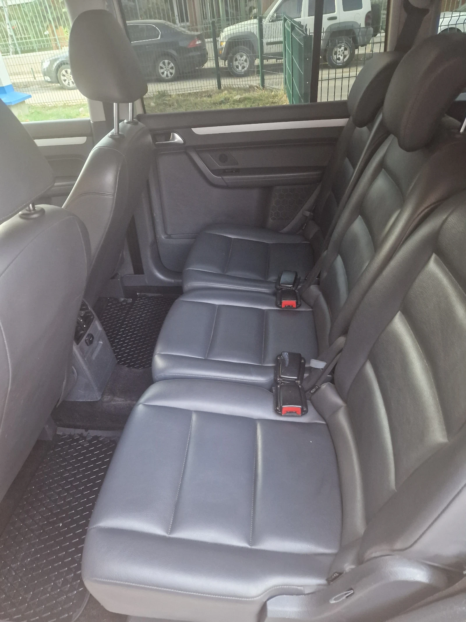 VW Touran 1, 6 tdi - изображение 10