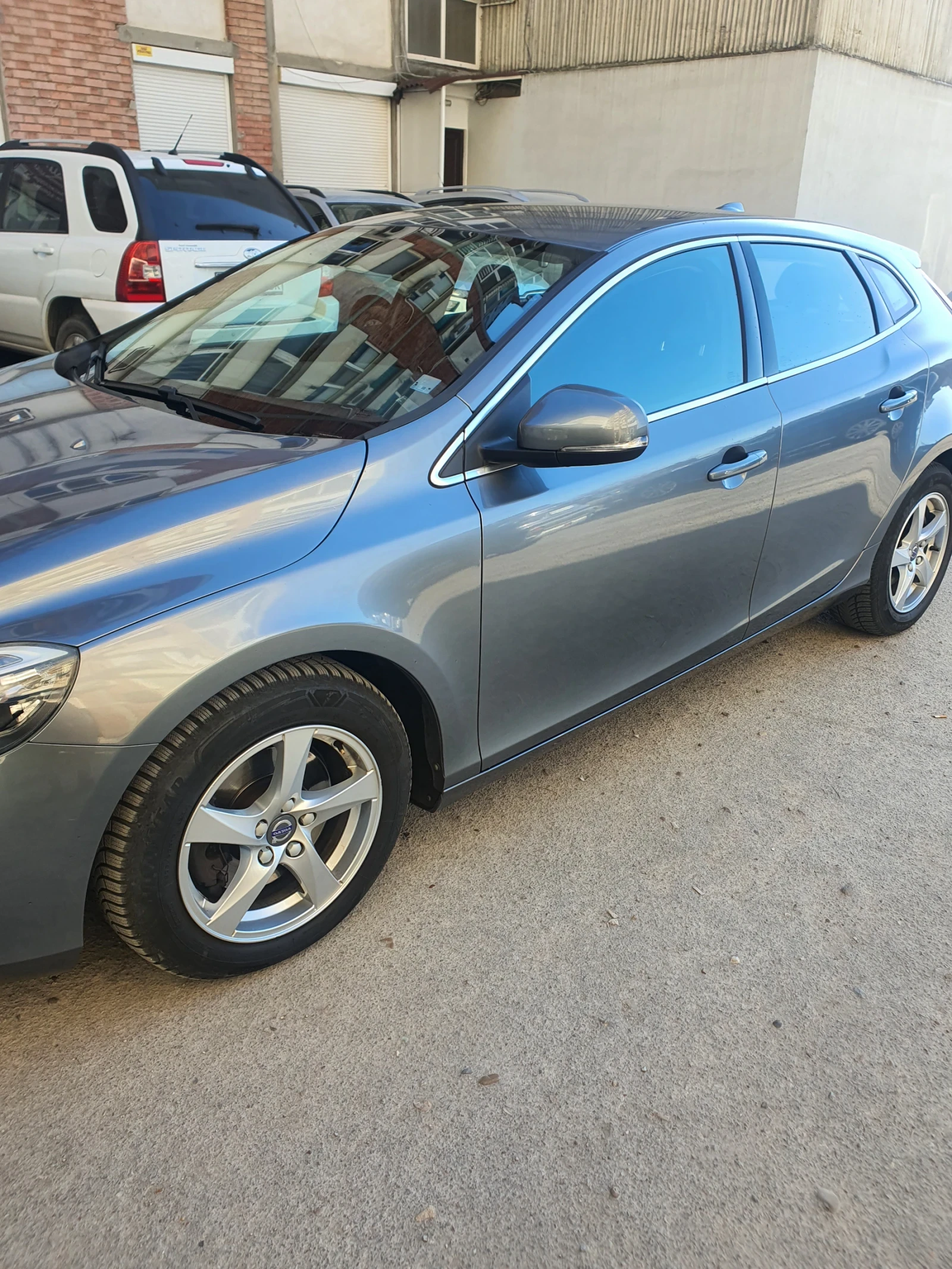 Volvo V40 2.0 TDI  D2, снимка 6 - Автомобили и джипове - 53771827