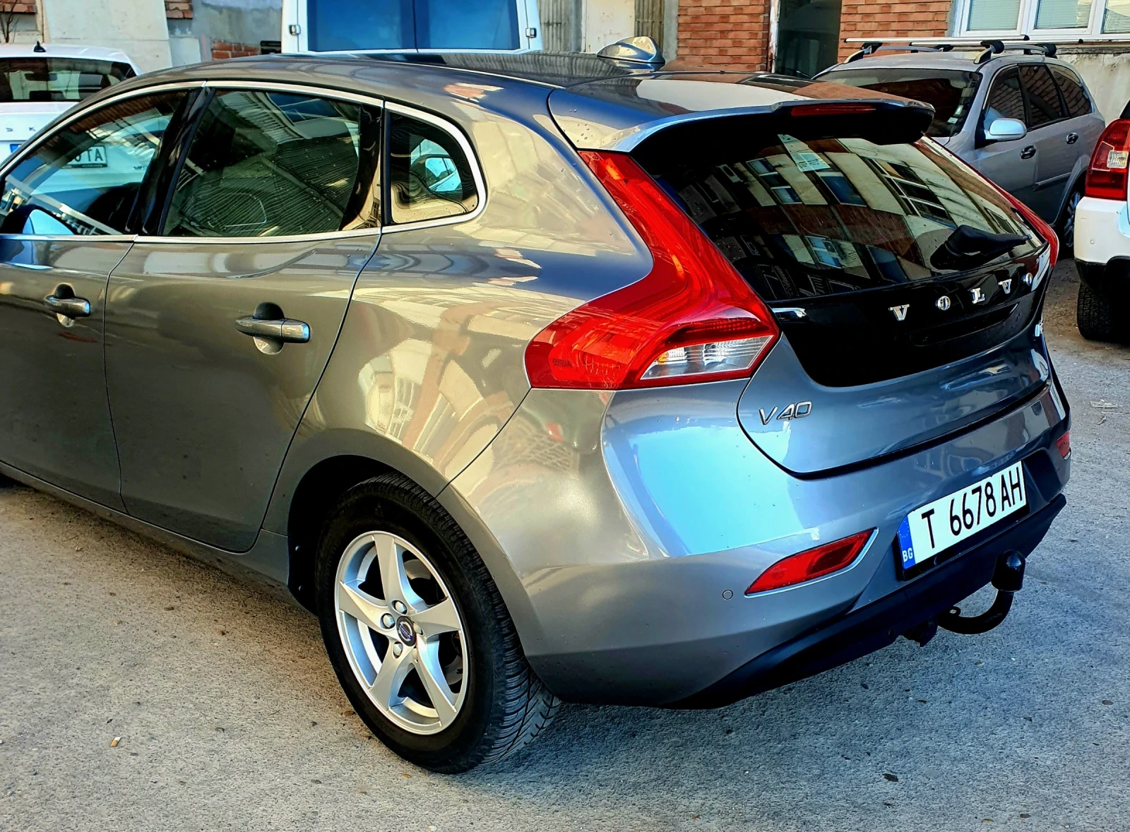 Volvo V40 2.0 TDI  D2 120 кс (регистрирана), снимка 8 - Автомобили и джипове - 53771827
