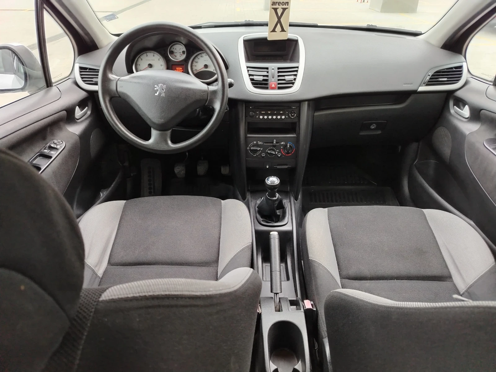 Peugeot 207 1.4i бензин  75hp, снимка 10 - Автомобили и джипове - 54359402