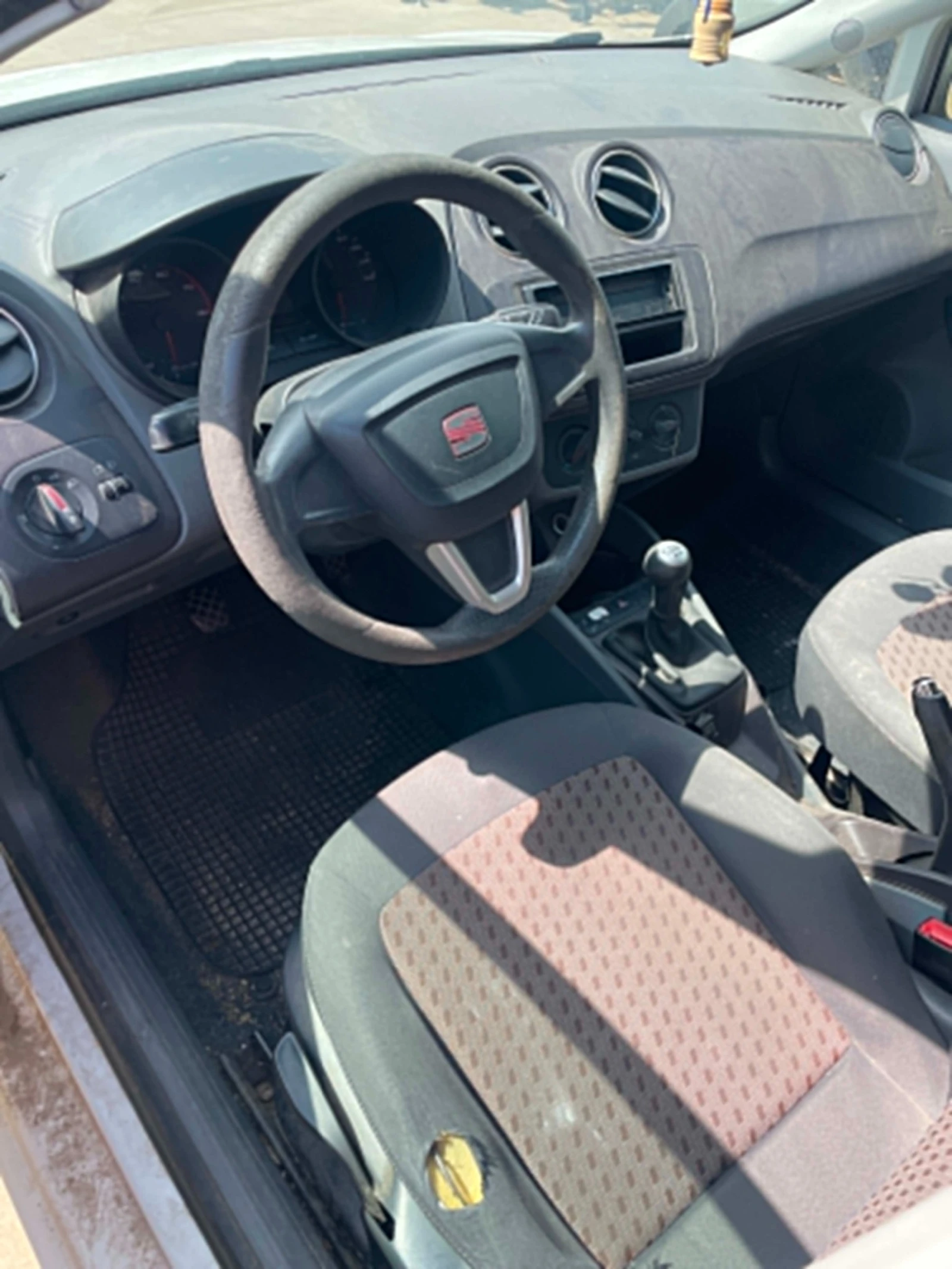 Seat Ibiza, снимка 4 - Автомобили и джипове - 54608926