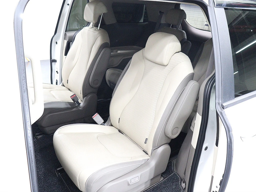 Kia Carnival ПОДГРЕВИ | ОБДУХВАНЕ | КАМЕРА, снимка 16 - Автомобили и джипове - 54839948