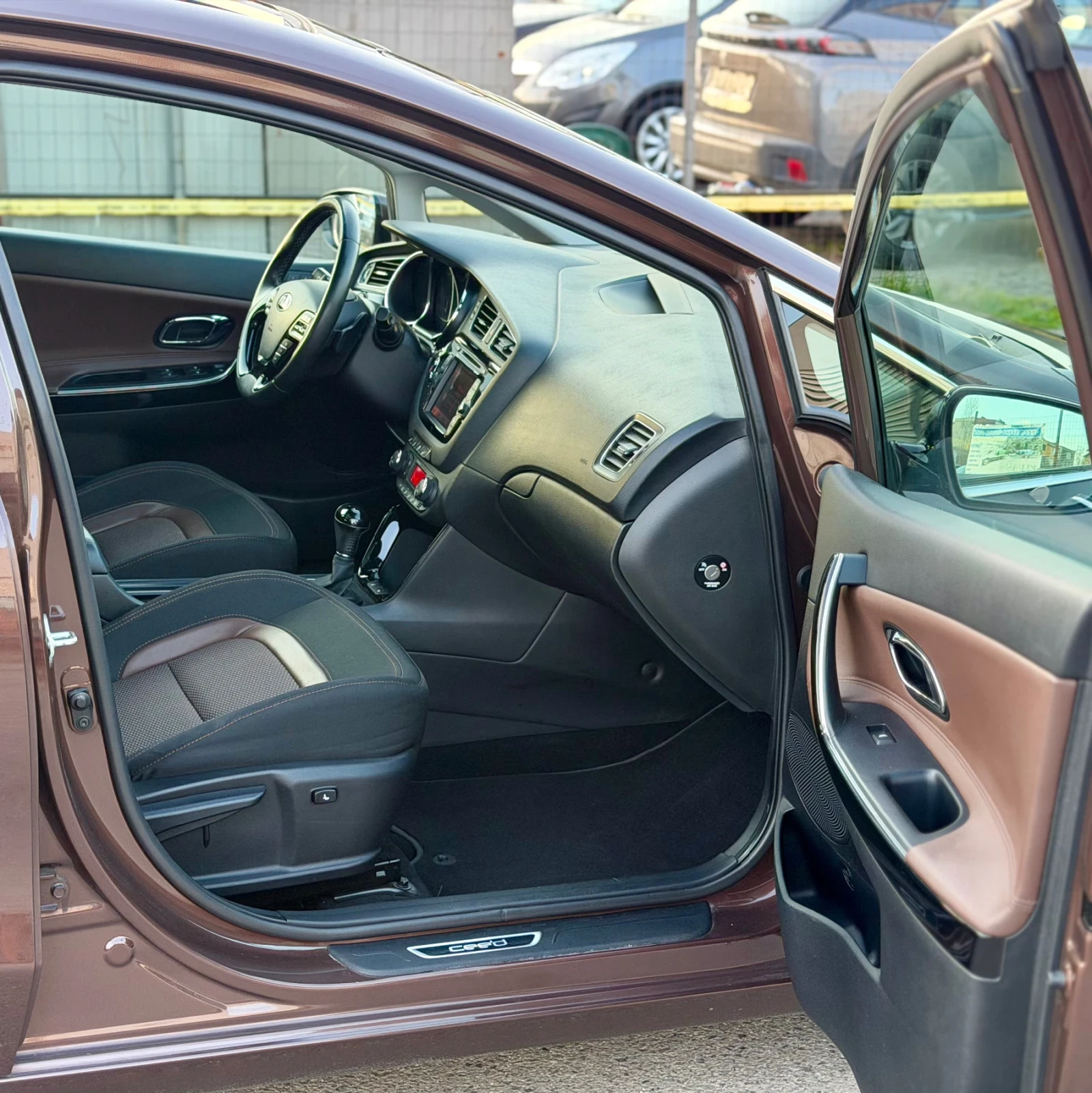 Kia Ceed 1.6i Automat Panorama Premium 153��� �� ���� ���� | Mobile.bg � ����������� 7