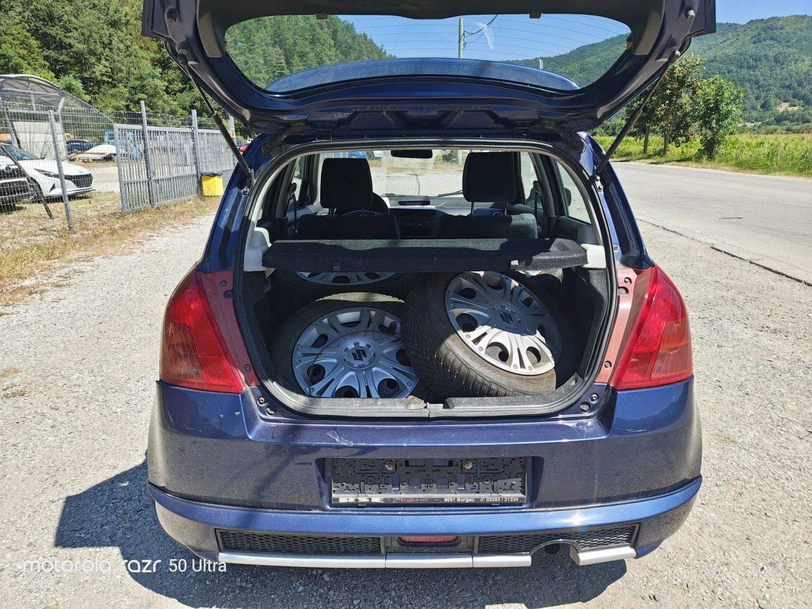 Suzuki Swift 1.5 i , 101 k.c. Klimatik , снимка 9 - Автомобили и джипове - 55679015