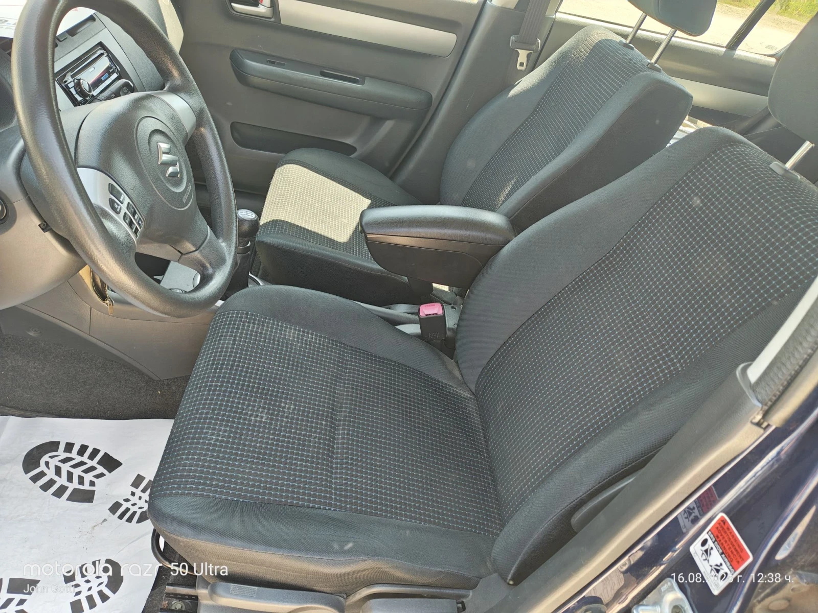 Suzuki Swift 1.5 i , 101 k.c. Klimatik , снимка 17 - Автомобили и джипове - 55679015