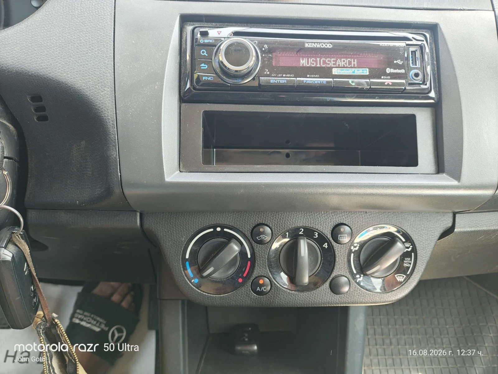 Suzuki Swift 1.5 i , 101 k.c. Klimatik , снимка 13 - Автомобили и джипове - 55679015