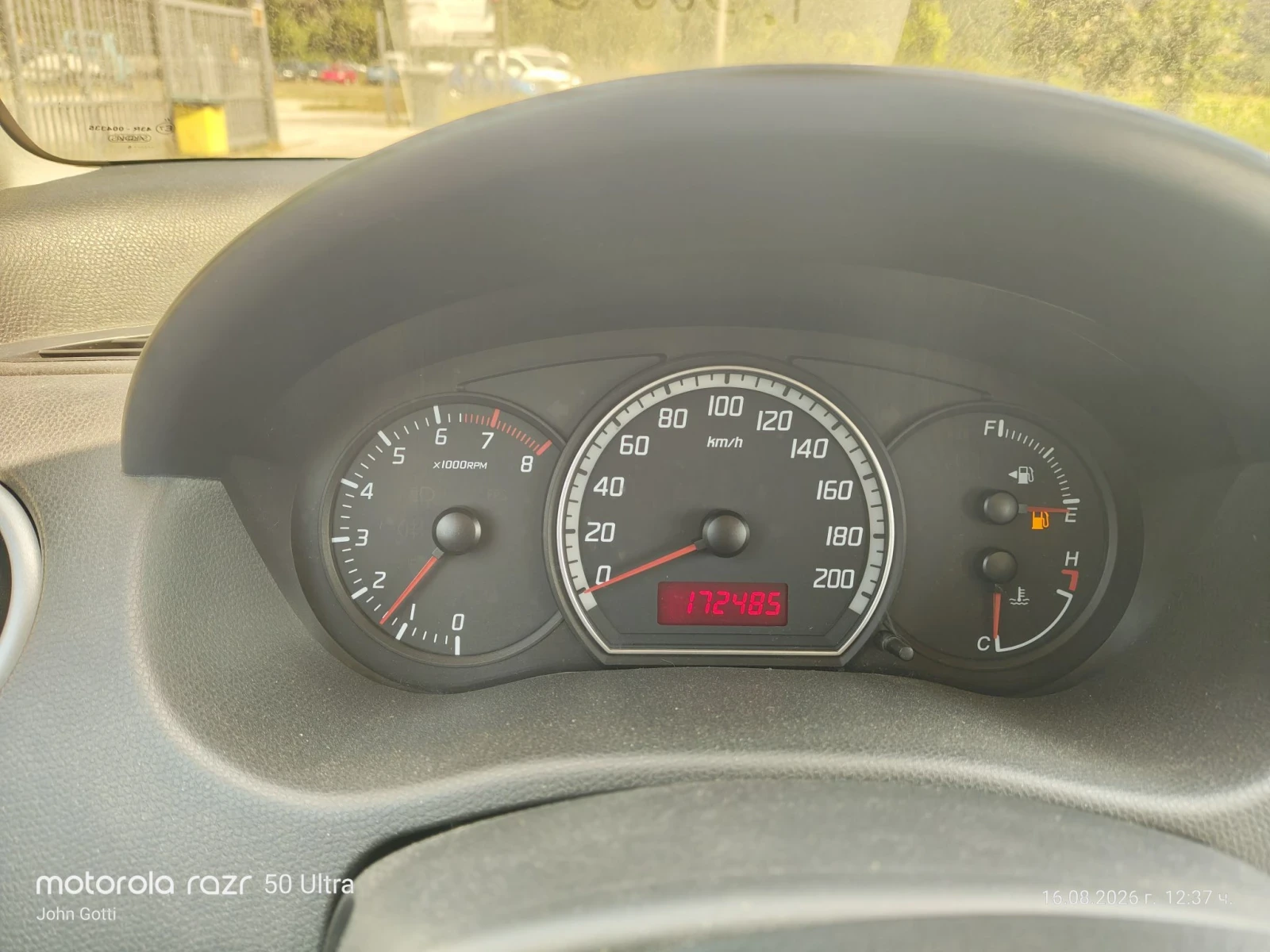 Suzuki Swift 1.5 i , 101 k.c. Klimatik , снимка 15 - Автомобили и джипове - 55679015