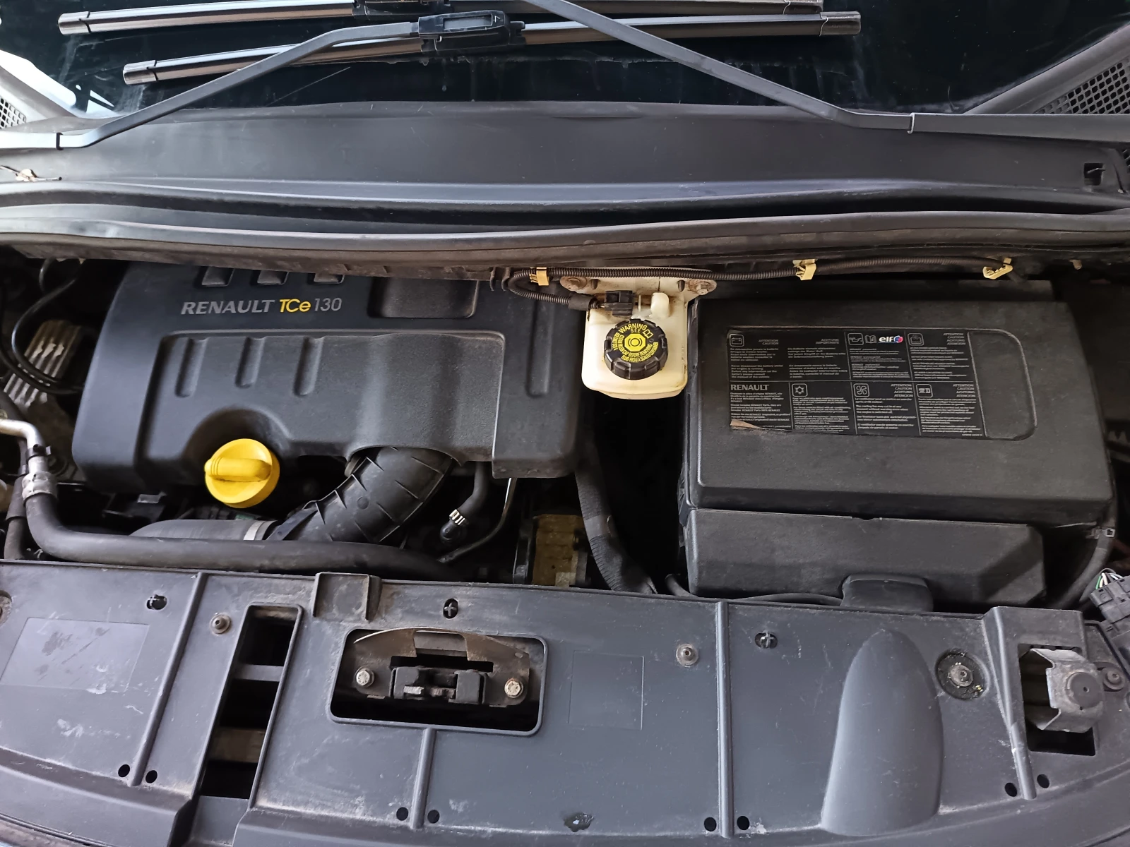 Renault Scenic 1.4 TCe, снимка 11 - Автомобили и джипове - 56345417