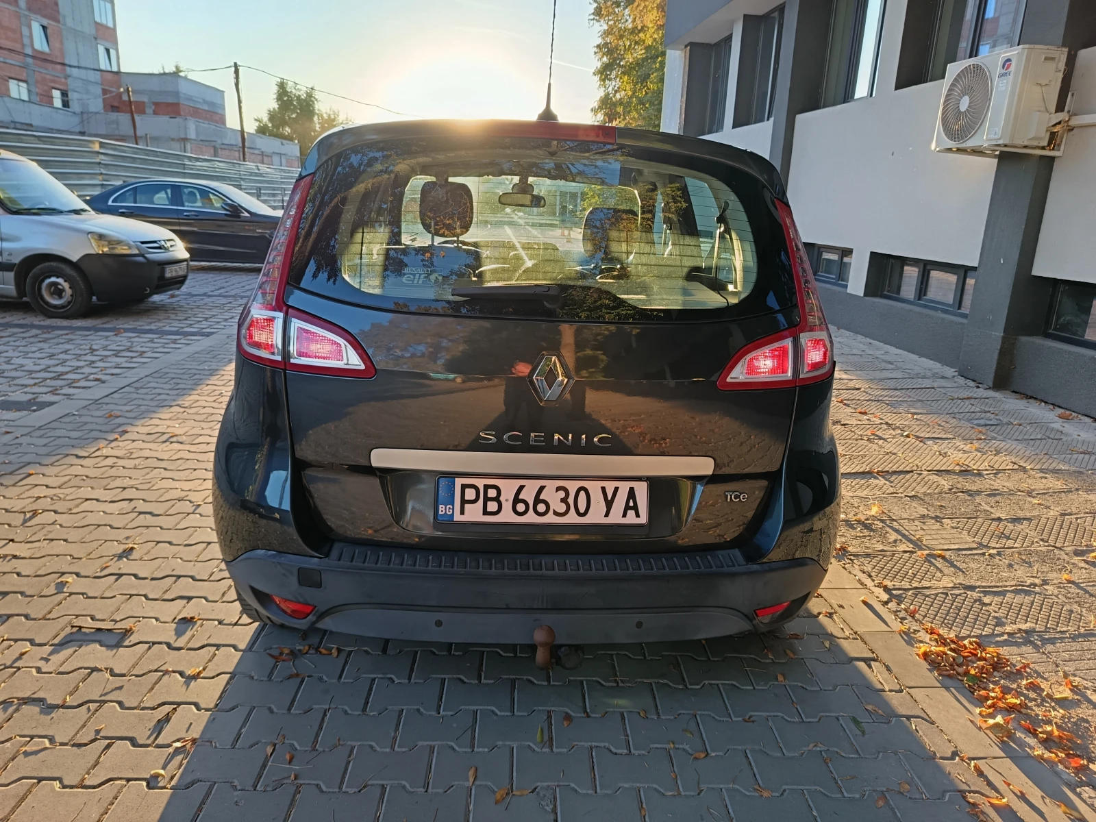 Renault Scenic 1.4 TCe, снимка 3 - Автомобили и джипове - 56345417