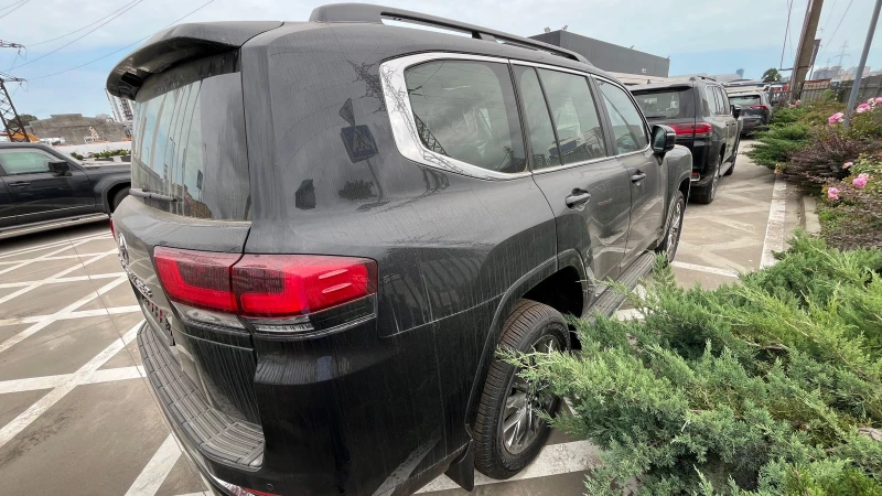 Toyota Land cruiser  300 ZX* 5- и 7- местни JBL* PANORAMA* HEAD-UP* TV, снимка 4 - Автомобили и джипове - 51352843