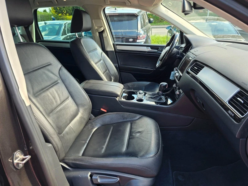 VW Touareg Фейслифт, снимка 9 - Автомобили и джипове - 52531189