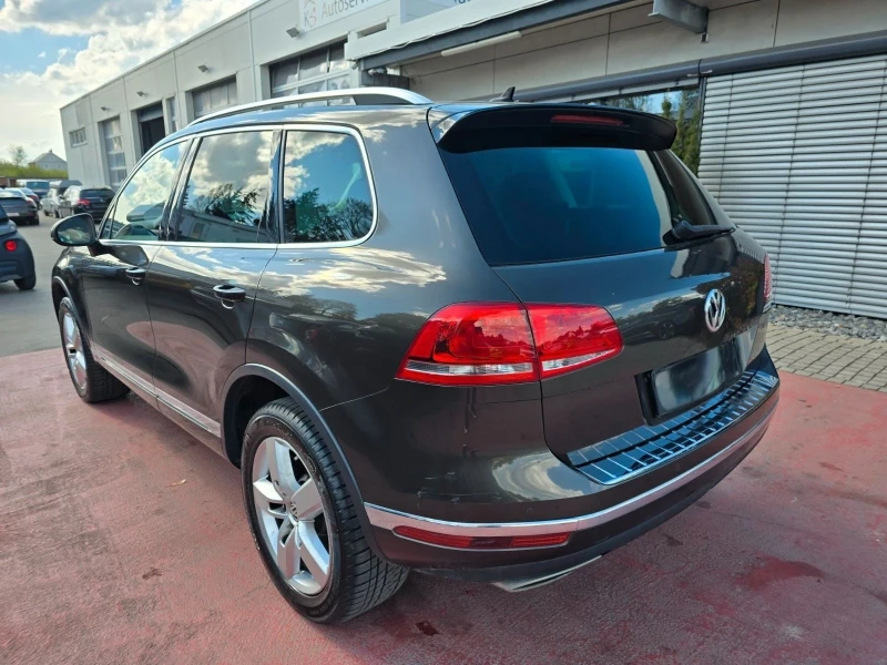 VW Touareg Фейслифт, снимка 4 - Автомобили и джипове - 52531189