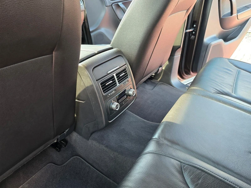 VW Touareg Фейслифт, снимка 7 - Автомобили и джипове - 52531189