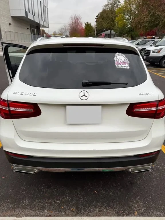 Mercedes-Benz GLC 300 * 4MATIC AWD * CARFAX * ПОНОРАМА *  - изображение 10