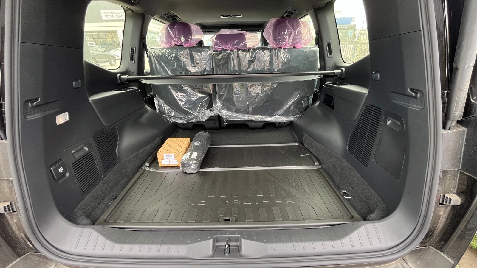 Toyota Land cruiser  300 ZX* 5- и 7- местни JBL* PANORAMA* HEAD-UP* TV - изображение 9