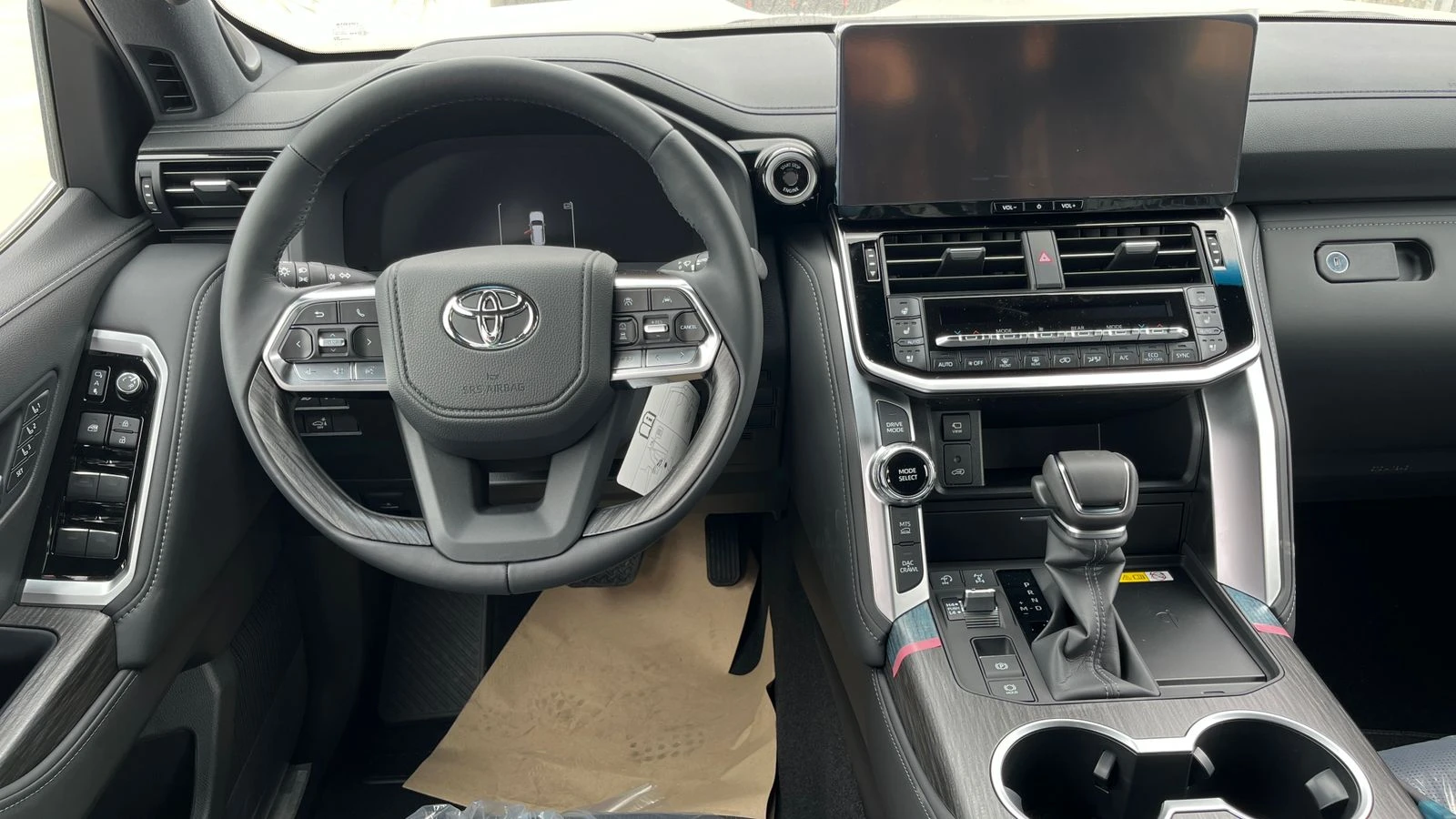 Toyota Land cruiser  300 ZX* 5- и 7- местни JBL* PANORAMA* HEAD-UP* TV - изображение 6