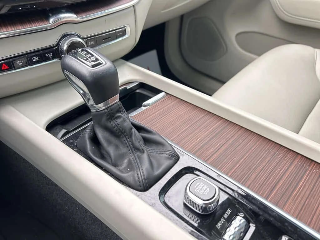 Volvo XC60 * Momentum * CARFAX * ЦЕНА ДО БГ, снимка 13 - Автомобили и джипове - 54115278