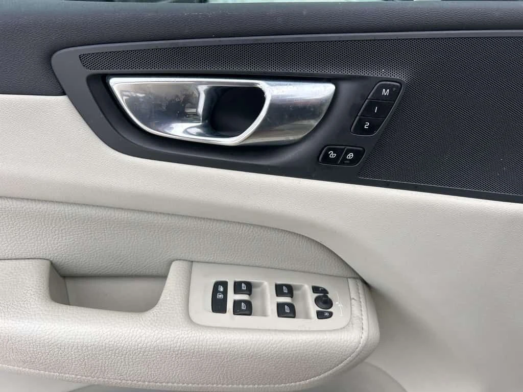 Volvo XC60 * Momentum * CARFAX * ЦЕНА ДО БГ, снимка 7 - Автомобили и джипове - 54115278