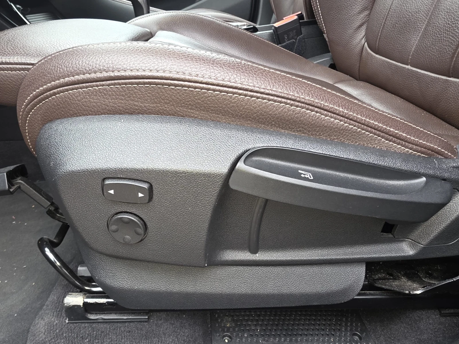 BMW X1 xDrive Facelift, снимка 12 - Автомобили и джипове - 54487447