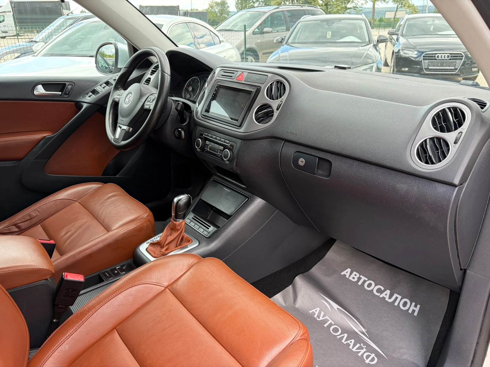 VW Tiguan 2.0TDI DSG 4x4 HIGHLINE KOJA, снимка 10 - Автомобили и джипове - 54896638