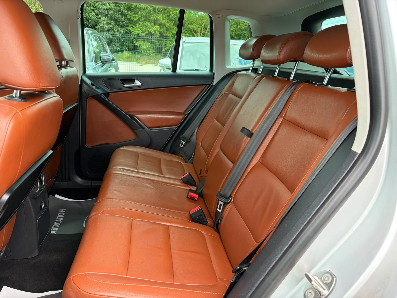 VW Tiguan 2.0TDI DSG 4x4 HIGHLINE KOJA, снимка 13 - Автомобили и джипове - 54896638